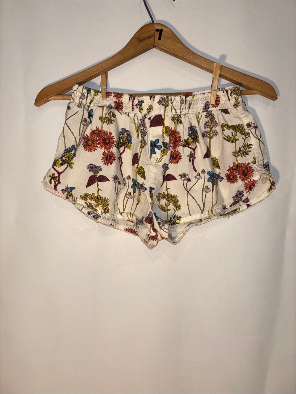 Anthropologie Cream Floral Lounge Shorts “WREN” XXS